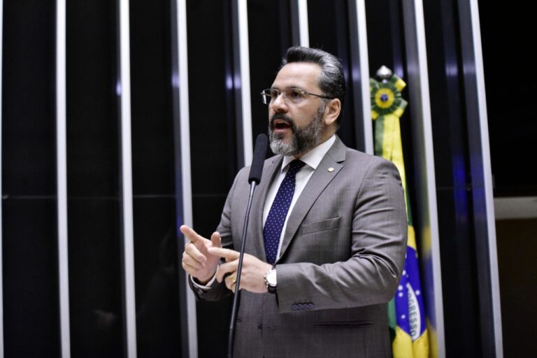 Alan Rick: “Vamos derrubar o rol taxativo por meio de lei e garantir o direito dos pacientes”