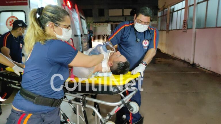 Homem alcoolizado cai de moto em ramal e é encontrado depois de 6 horas; vítima está em estado grave