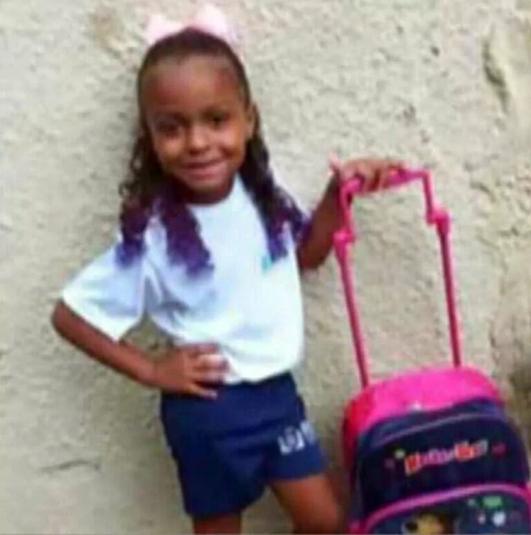 Menina de 4 anos baleada na Taquara foi atingida quando comprava pipoca depois da escola