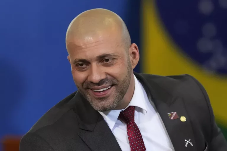 PGR pede ao Supremo que declare extinta pena de Daniel Silveira