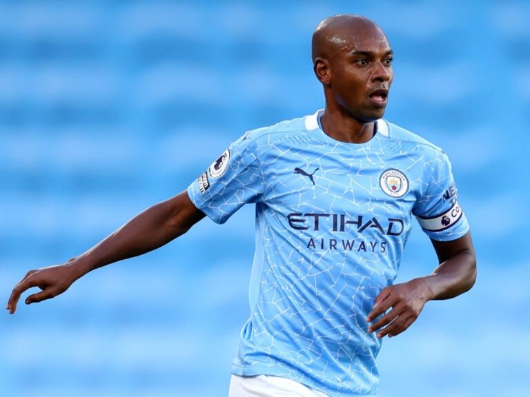 Fernandinho vai trocar o Manchester City pelo Athletico-PR