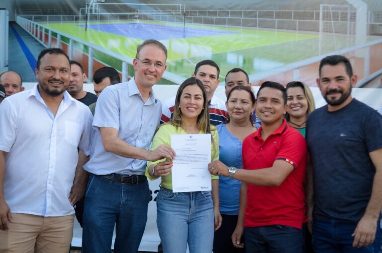 Fernanda Hassem e Leo de Brito assinam ordem de serviço para ampliação do Ginásio Eduardo Lopes