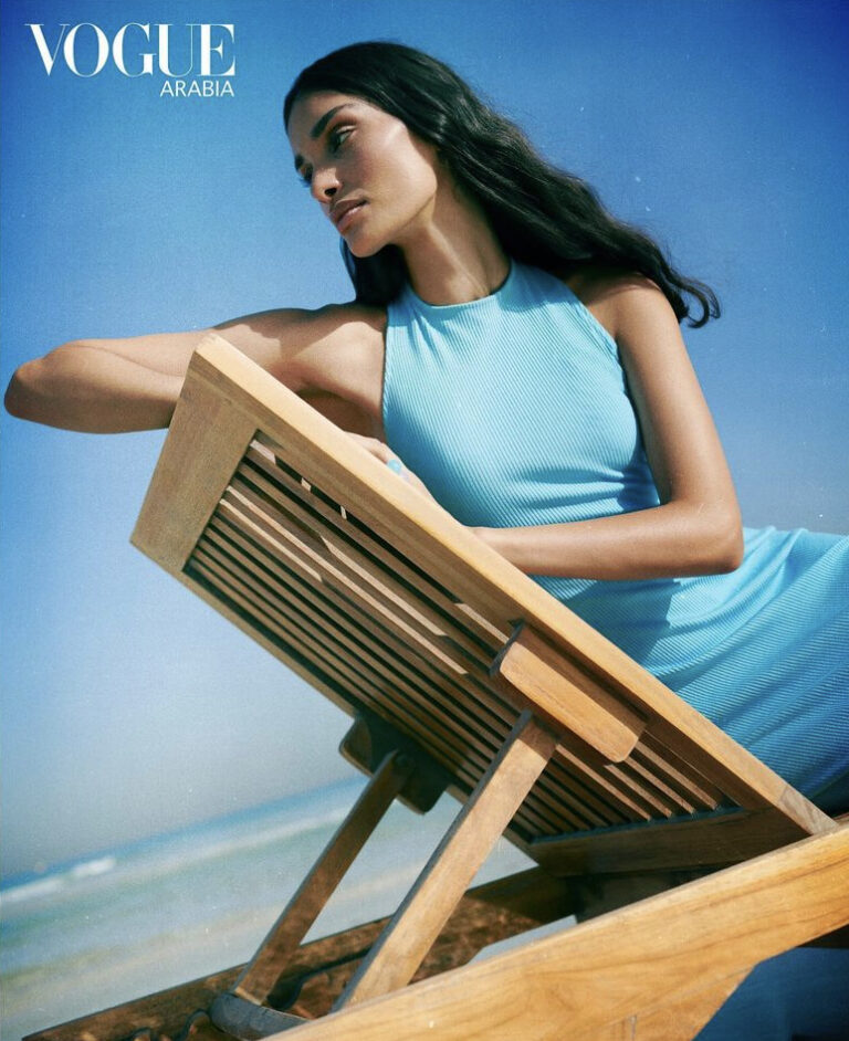 Modelo acreana é destaque em edição especial da revista Vogue; confira