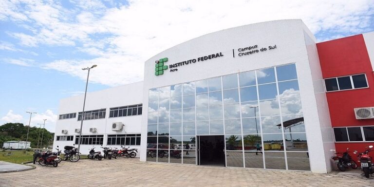 Ifac está com inscrições abertas para especialização em Educação Profissional, Científica e Tecnológica
