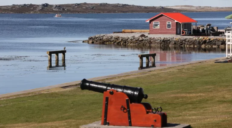 40 anos após guerra, Argentina e Reino Unido ainda disputam Malvinas