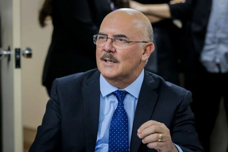 Vídeo: veja o momento da prisão do ex-ministro Milton Ribeiro