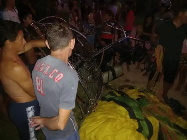 Parapente com três pessoas cai no Rio Juruá em Cruzeiro do Sul; veja vídeo