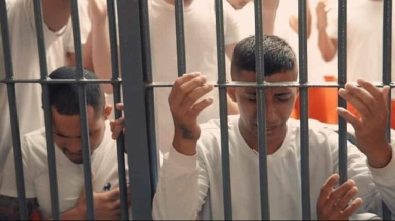 Mais de 80 reeducandos trocam facções criminosas por Evangelho, em presídio de Sena Madureira