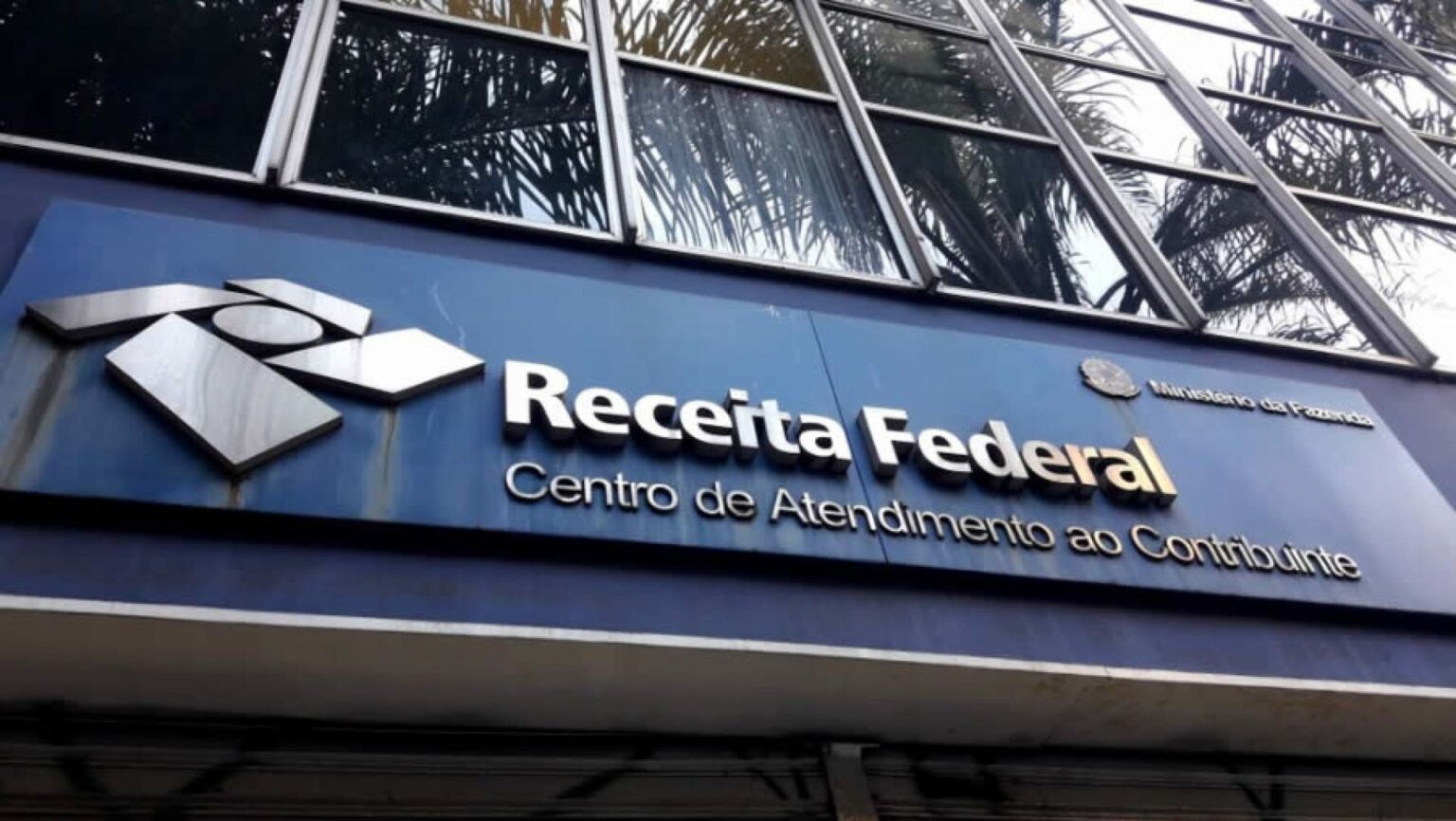 Leilão da Receita tem MacBook Pro por R$ 2 mil; veja como participar
