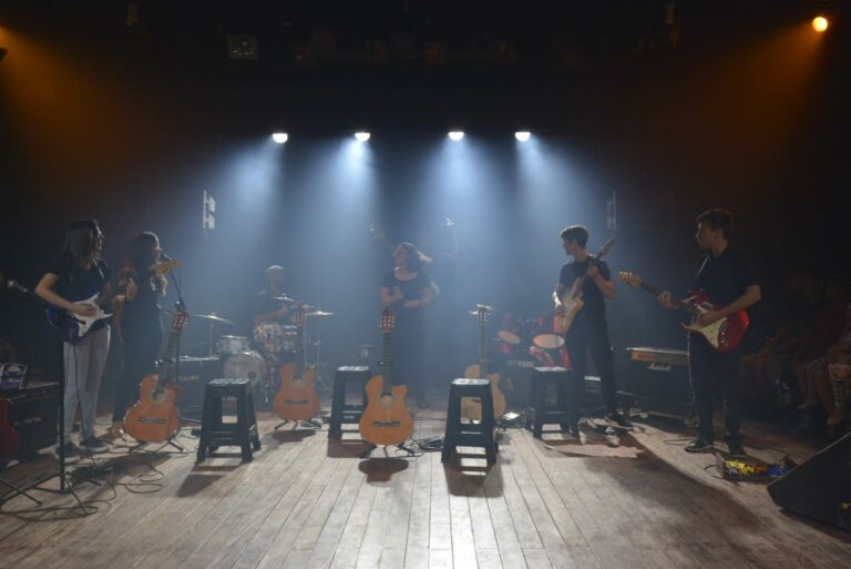Sesc realiza Mostra de Música com alunos de violão e guitarra neste sábado