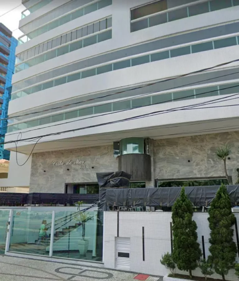 Menina de 6 anos morre ao cair do 11º andar após pai deixá-la sozinha para sair com a namorada