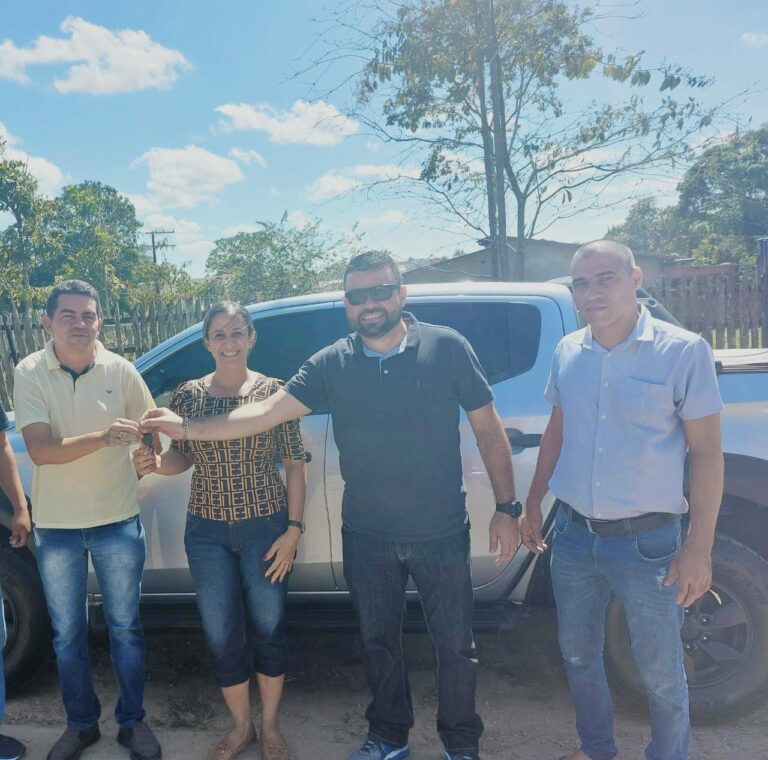 Hospital de Sena é contemplado com caminhonete por parte do Governo do Estado