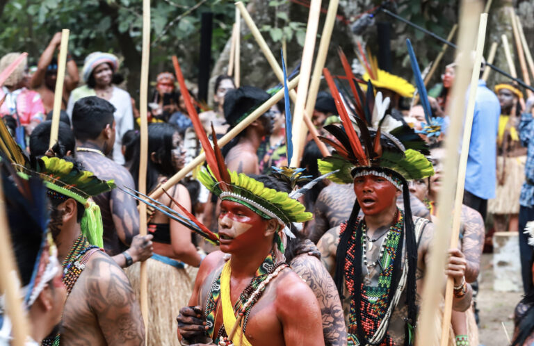 Festival de Música Yawanawa encanta visitantes na floresta do Acre