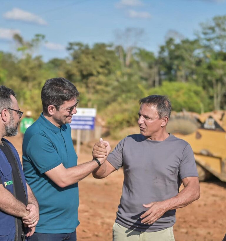 Vídeo: ao lado de Bittar, Gladson agradece Bolsonaro por investimentos no Acre