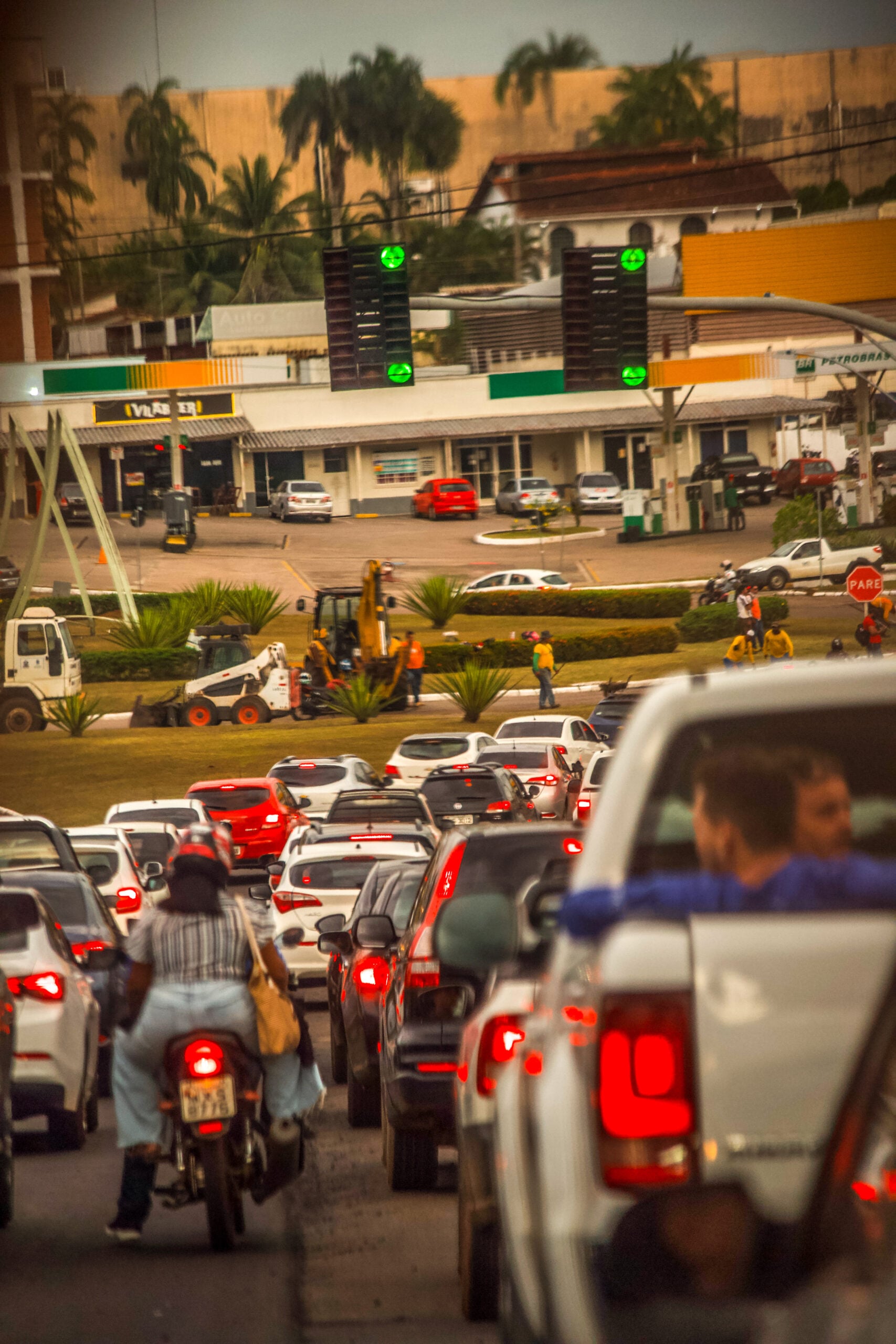 Previsão indica calor, sol e chuvas pontuais no Acre, com média probabilidade de pancadas fortes e máximas que podem chegar a 34ºC nesta quarta.