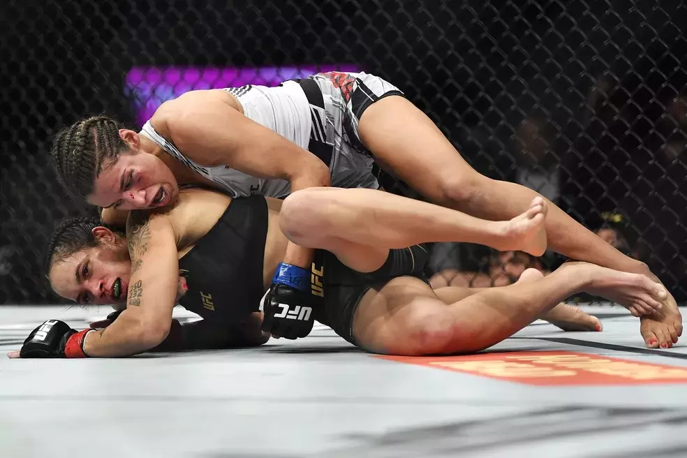 UFC: Amanda Nunes avisa: “Vou tomar o cinturão de volta”