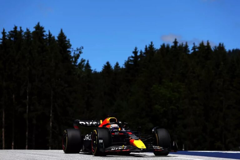 Verstappen lidera com folga 1º treino no GP da Áustria