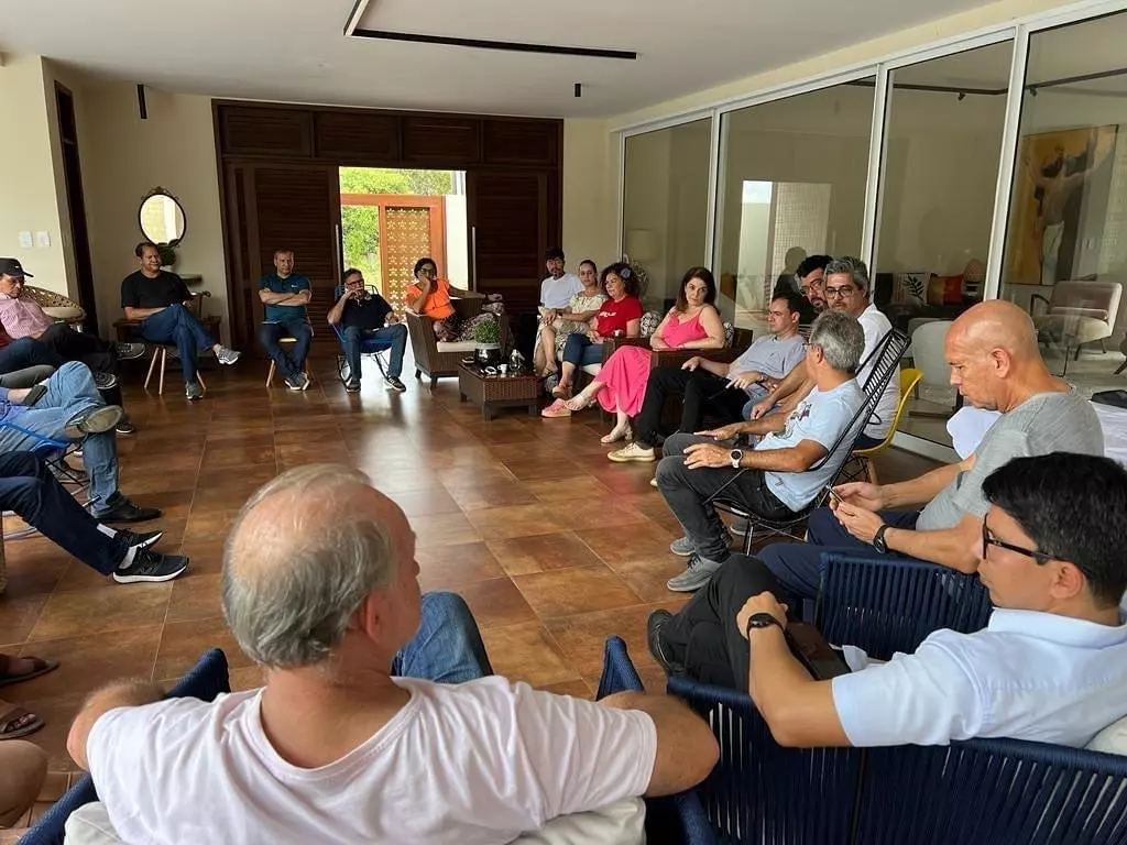 VÍDEO: PT e PSB concluem reunião, mas mantêm segredo em relação ao futuro de Jorge Viana e Jenilson