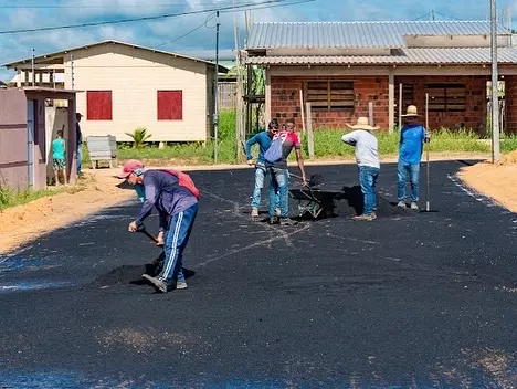 Prefeitura de Cruzeiro do Sul intensifica o trabalho com asfalto em ruas do município
