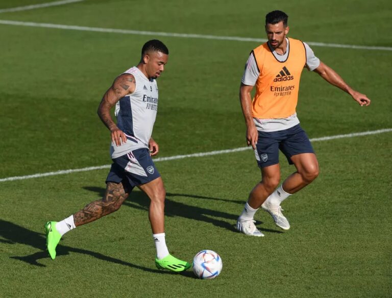 Gabriel Jesus brilha com gols em primeiro treino no Arsenal; assista