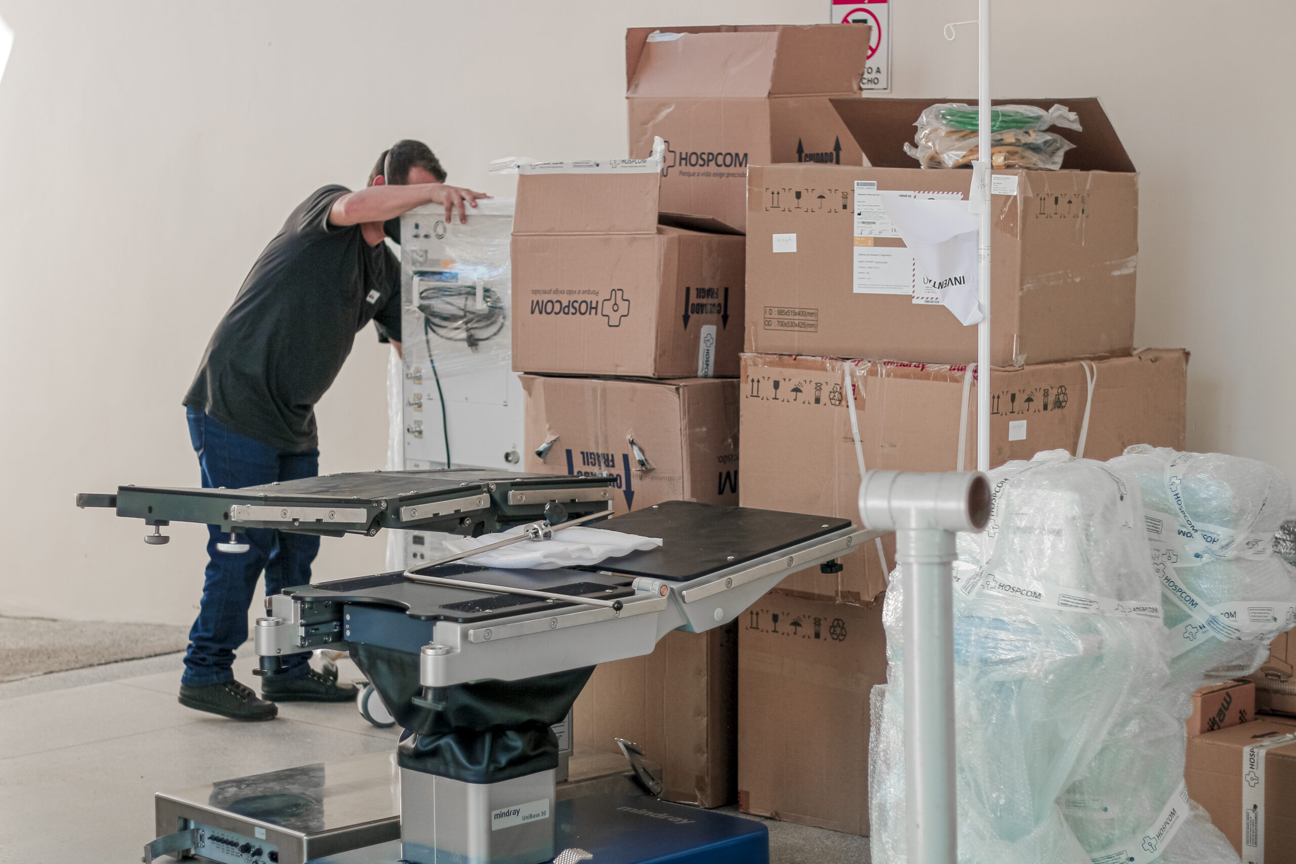 Fundhacre recebe equipamentos e medicamentos para o mutirão de cirurgias