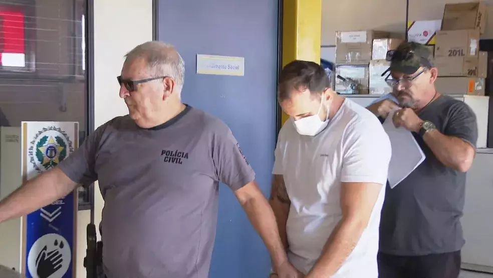 ‘Falava baixo no meu ouvido’, diz paciente de anestesista