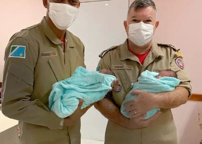 Mãe de gêmeos entra em trabalho de parto e um dos bebês nasce em viatura dos bombeiros