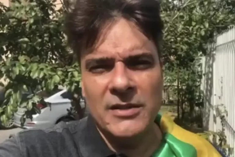 Guilherme de Pádua foi ator de filme erótico, stripper e hoje apoia Bolsonaro