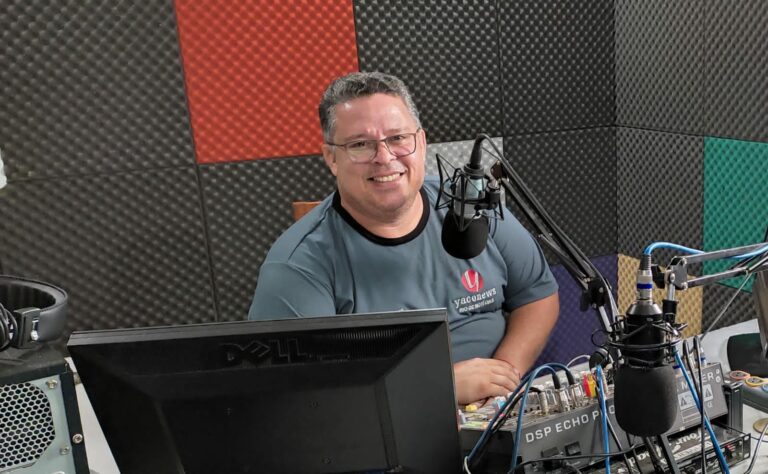 Programa “Sorriso Show” celebra 21 anos no ar, em Sena Madureira; Vários prêmios estão sendo sorteados