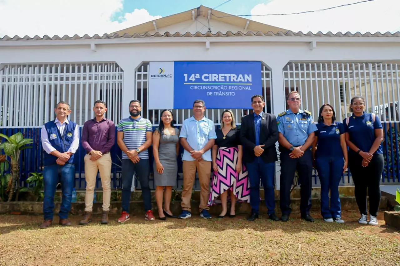 Estado entrega unidade do Detran e posto da Sefaz em Capixaba