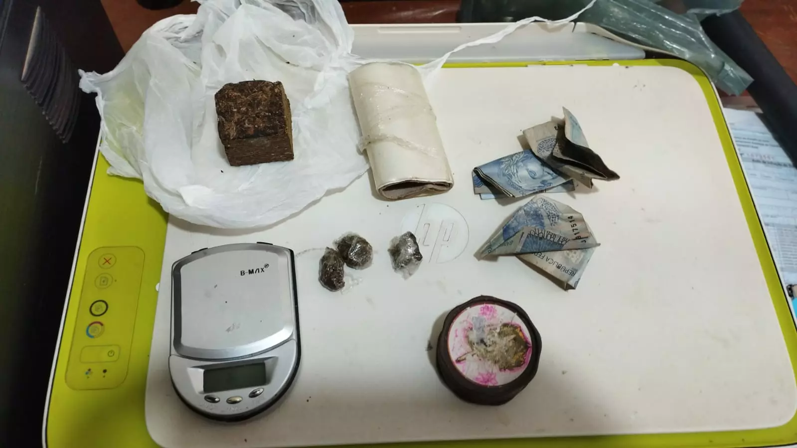 Manoel Urbano: homem fica nervoso ao avistar a polícia e acaba preso com drogas