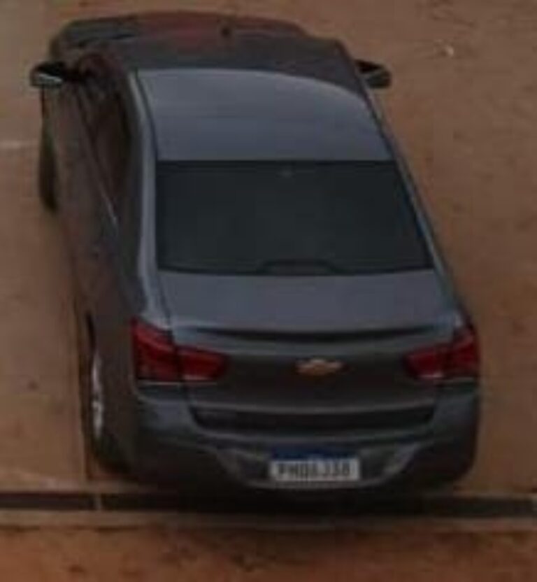 Criminosos rendem funcionários em churrascaria, fazem arrastão e levam até carro