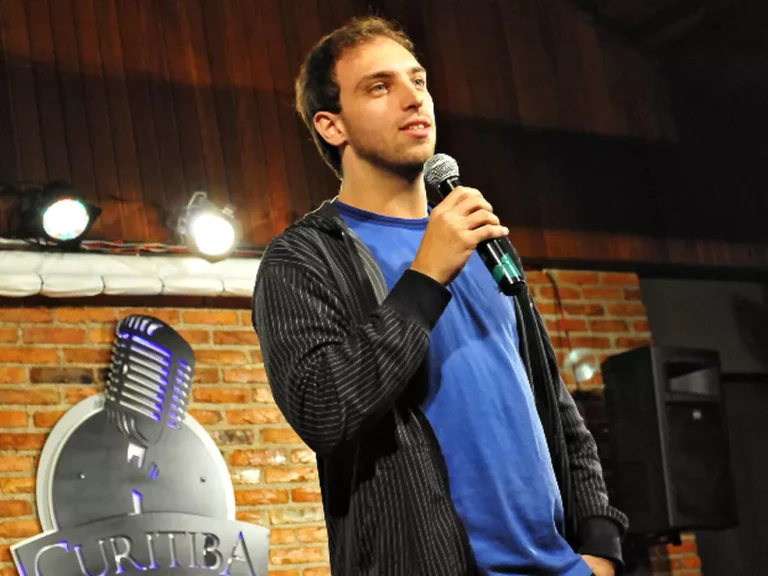 Leo Lins é demitido do SBT após fazer piada de criança com hidrocefalia