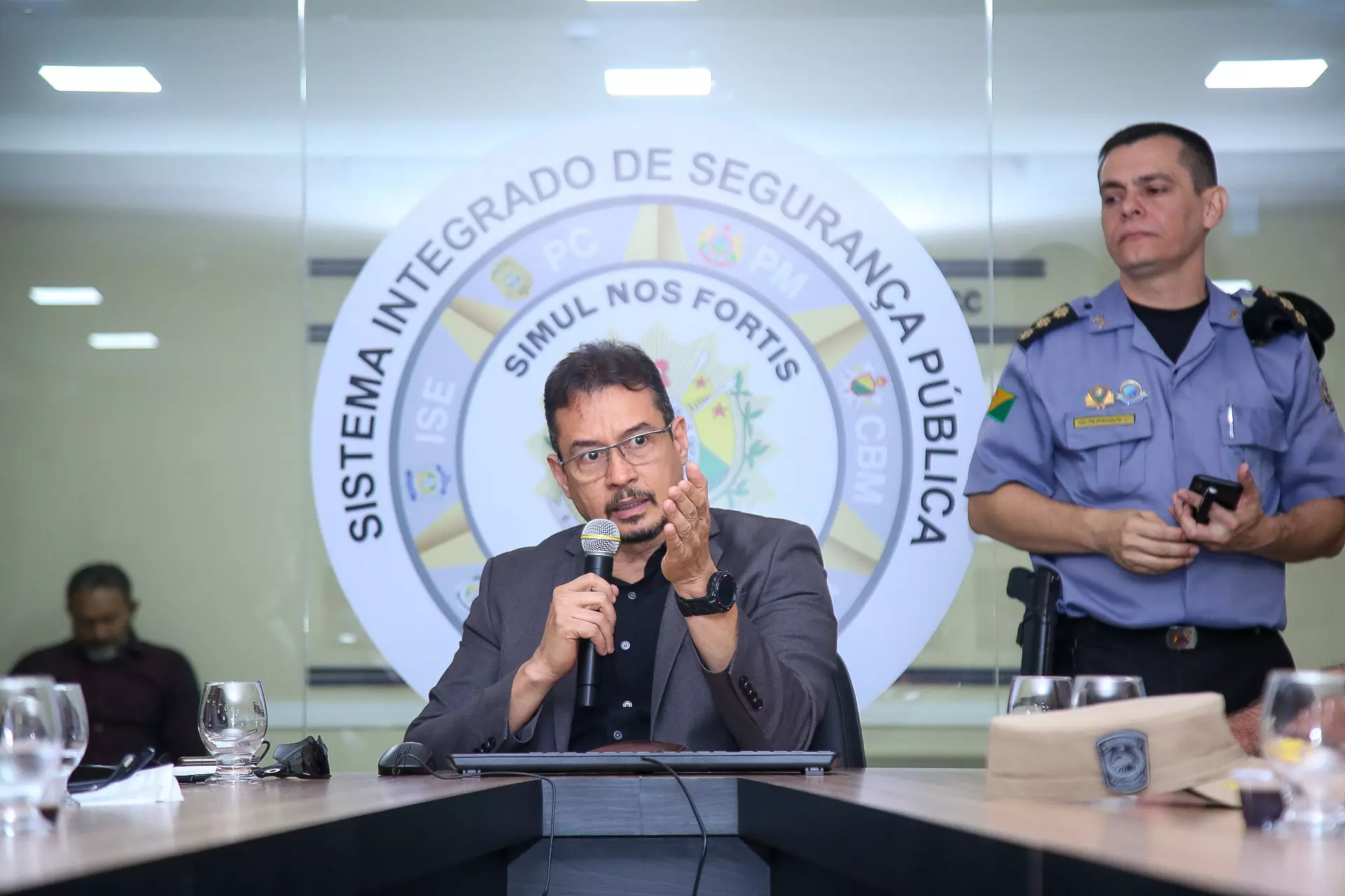 Secretário de Segurança do Acre fala sobre confronto entre facções e aponta solução