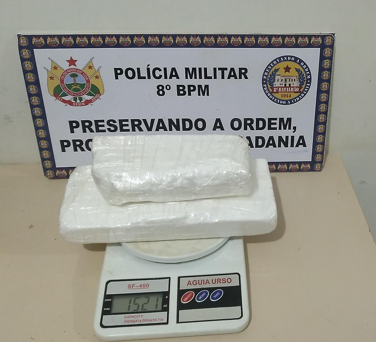 Mulher é flagrada pela PM com mais de um quilo de cocaína na estrada de Sena