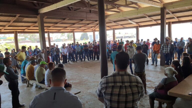 População interdita BR 364 na divisa com o Acre e reinvindica segurança; VEJA VÍDEO