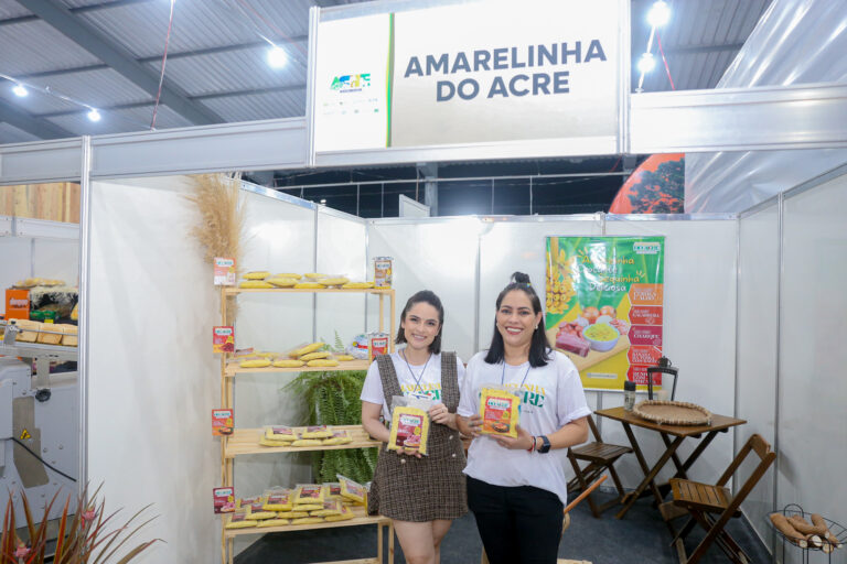 Diferentes sabores da farinha de Cruzeiro do Sul sĂŁo comercializados na Expoacre