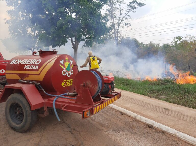 Acre tem alto risco de fogo e bombeiros intensificam ações em todo estado