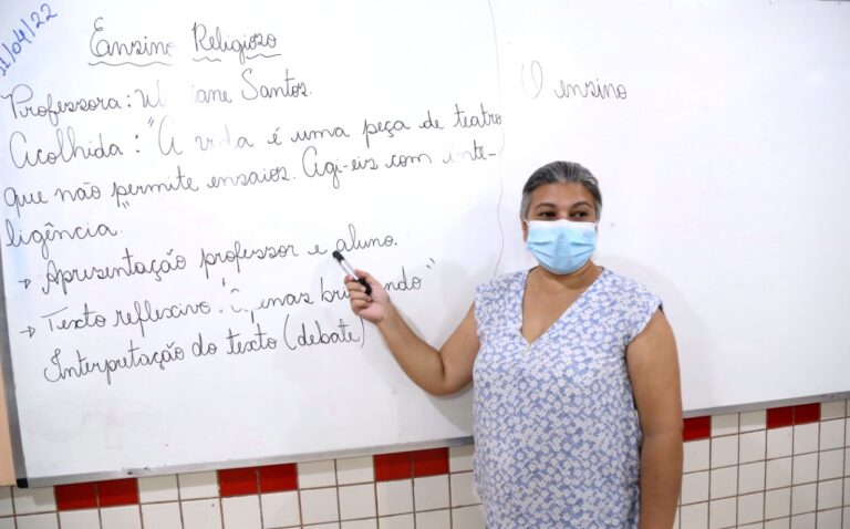 Governo convoca professores dos processos seletivos simplificados