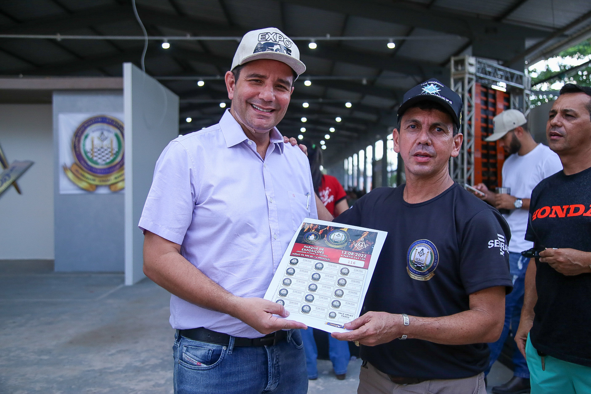 Gladson prestigia Costelão Beneficente realizado no Parque de Exposições
