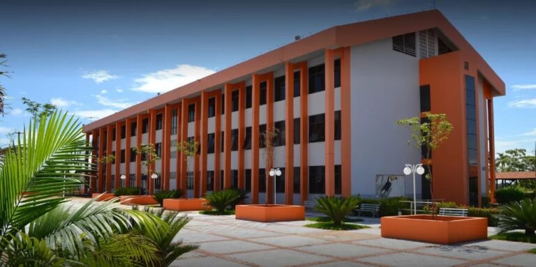 Faculdade Faro anuncia o fim das atividades em RO; entenda motivo e para onde vão os alunos