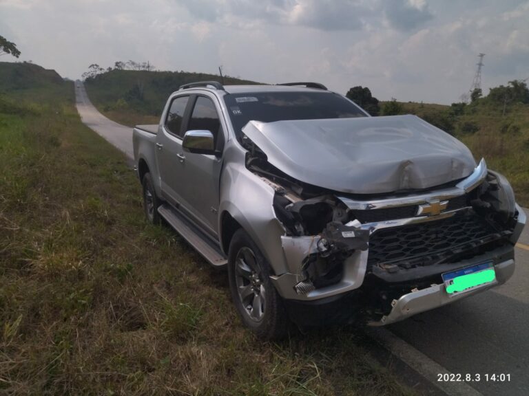 Caminhonete com três moradores de Sena se envolve em acidente na BR-364