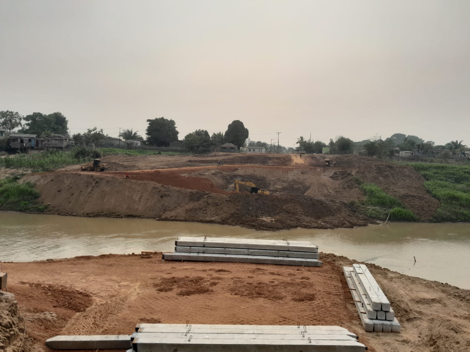 Ponte do Segundo Distrito de Sena começa a se tornar realidade; Deracre fiscaliza obra