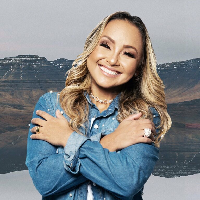 Cantora Bruna Karla é atração nacional em noite gospel na Expoacre 2022