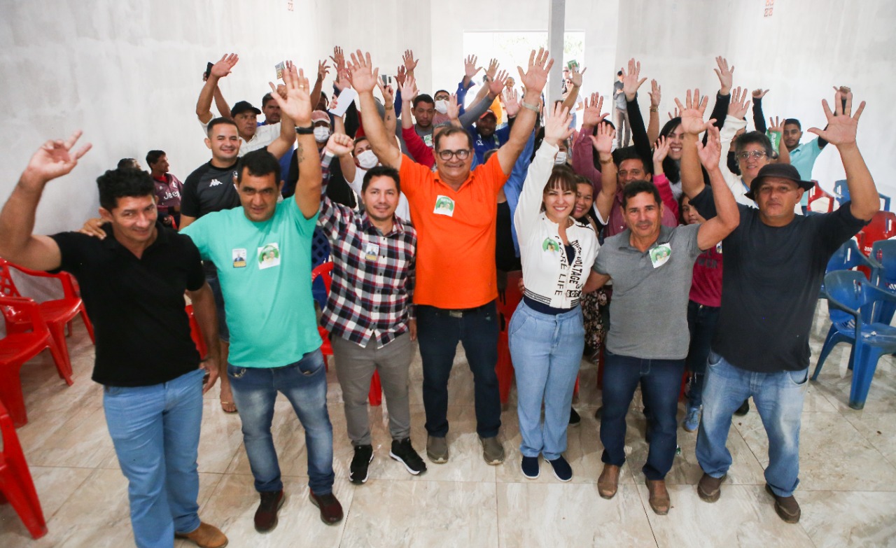 Em Manoel Urbano, Márcia Bittar participa de reunião com vereadores e lideranças do município