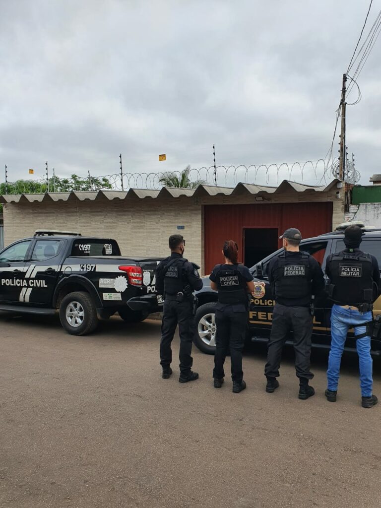 Força-tarefa cumpre dois mandados judiciais contra integrante de facção criminosa