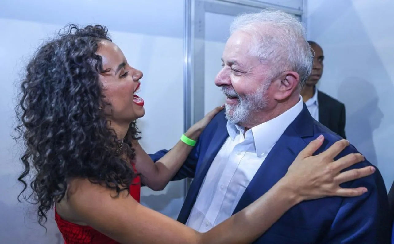 Lula parebeniza Gleici e outros artistas acreanos por prêmios no Festival de Cinema de Gramado