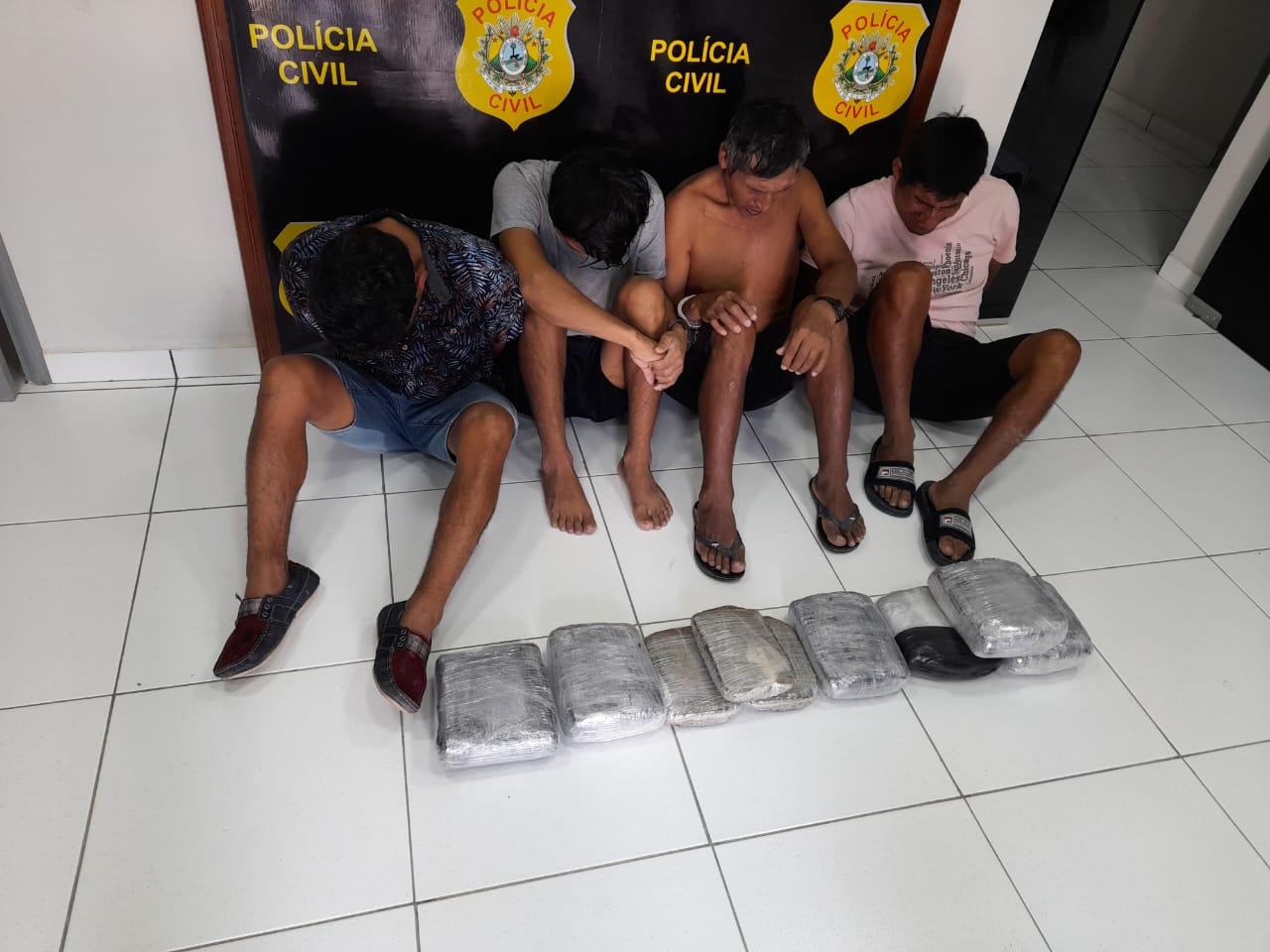 Quatro peruanos são presos com 9kg de maconha em Marechal Thaumaturgo