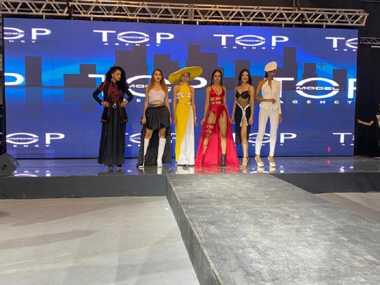 Espaço Sebrae na Expoacre: peças de artesanato acreano são expostas em desfile