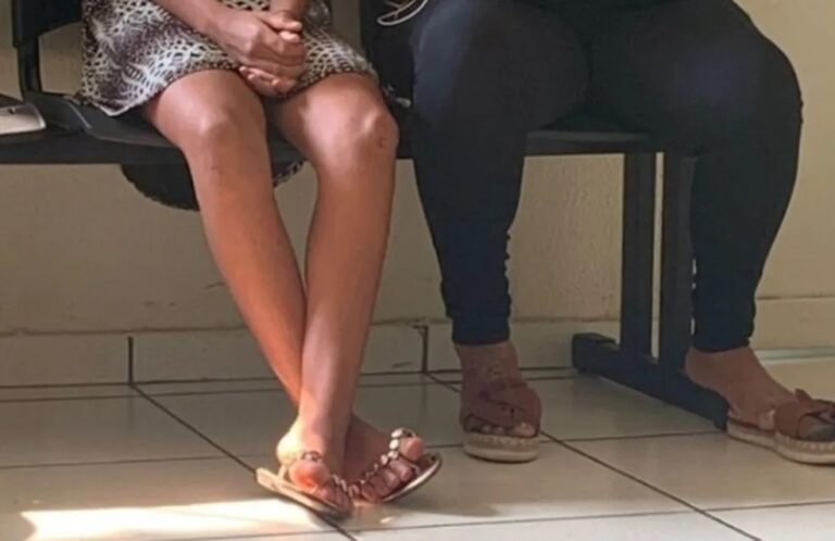 Menina é deixada pelo pai em boca de fumo em troca de drogas e é estuprada